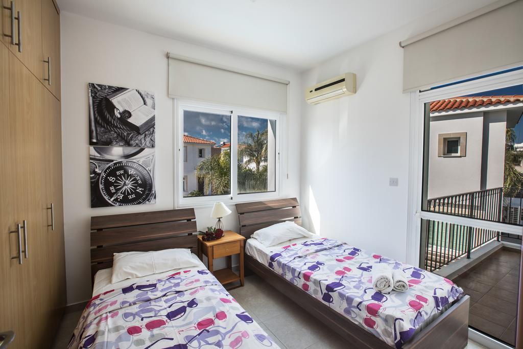 פרוטאראס Halle Villa חדר תמונה